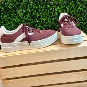 Dream Pairs Chunky Platform Maroon and White Sneakers Women’s Size 8.5 90s Style